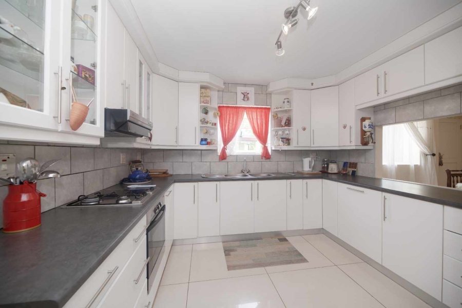 4 Bedroom Property for Sale in Pearly Beach Western Cape